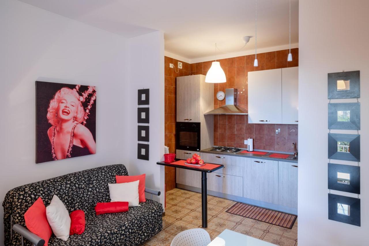 086 - Sunshine Home, 5 Minuti Dalla Spiaggia - Parcheggio Privato Gratis Incluso Ospedaletti Extérieur photo